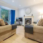 Luxe Malone Villa South Belfast Entire House 3Bedrooms