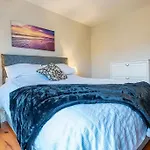 Luxe Malone Villa South Belfast Entire House 3Bedrooms